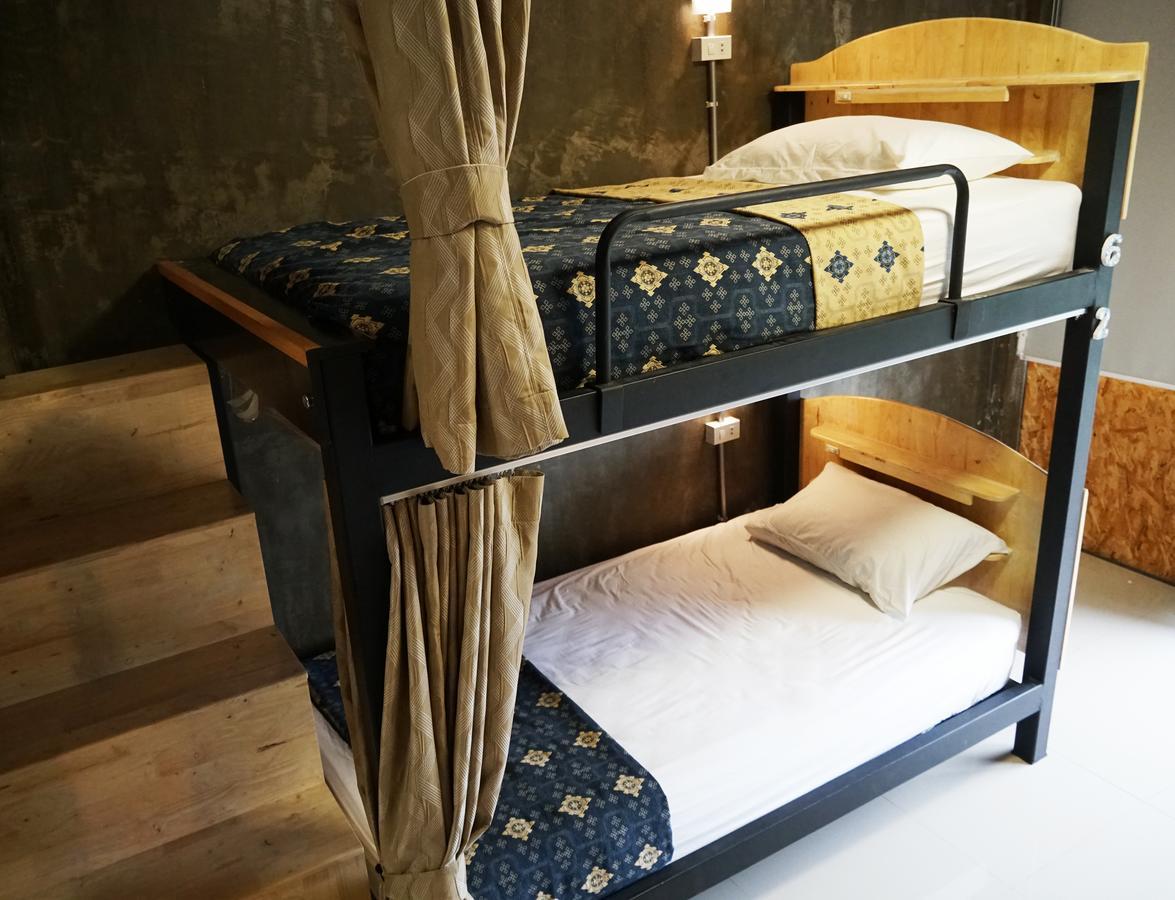 Club76 Bunk Bed. (Adults Only) Otel Chiang Mai Dış mekan fotoğraf
